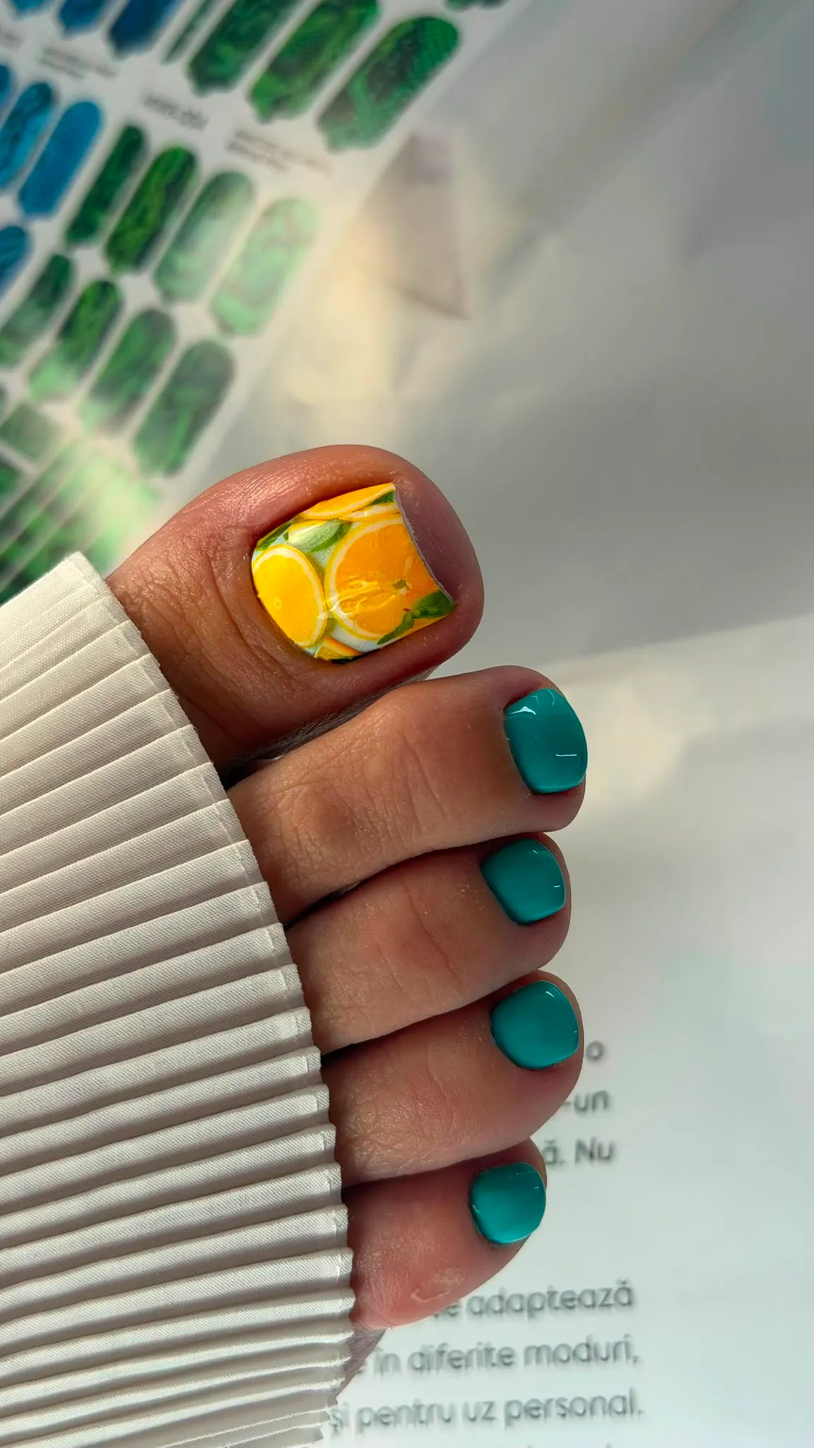 Pedichiură design unghii Elysia Beauty Lounge